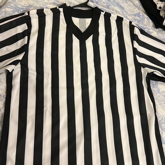 Lot - Smitty Men’s Bball Referee Shirt M & KHSAA & XL Plain Stripes & 7 Whistles - Picture 5 of 8